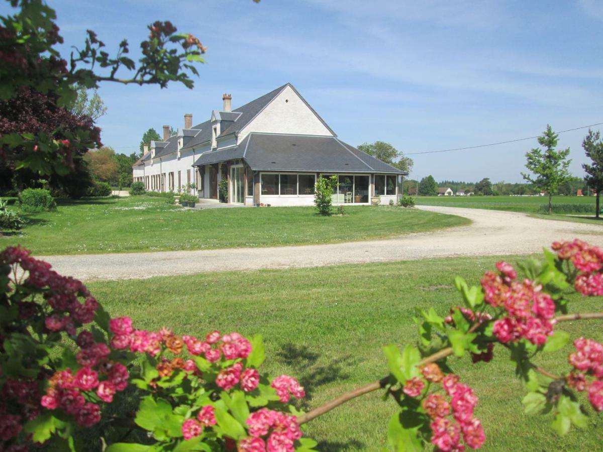 Le Champ Du Pre Bed & Breakfast Gievres Exterior photo